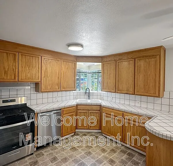 3310 Geneva St — Photo 4