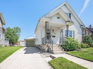 1521 S 16th St, Manitowoc, WI 54220