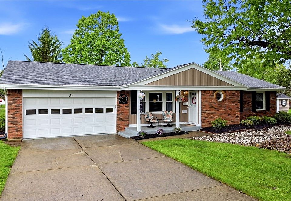 1st image of 4 Woodward Ct