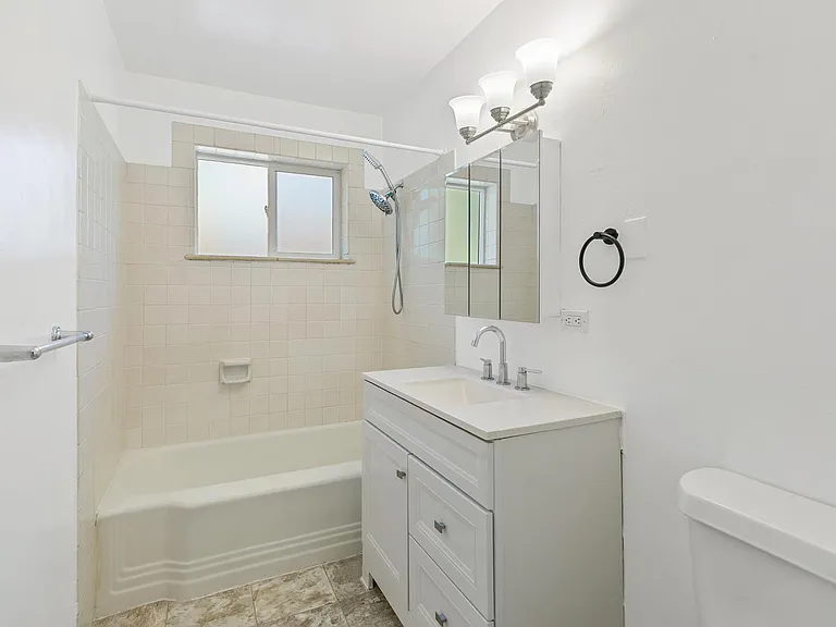 2630 S York St — Photo 15