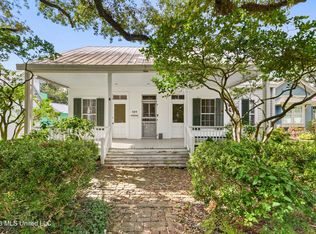 509 Washington Ave, Ocean Springs, MS 39564