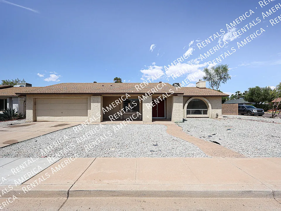 552 W Kilarea Ave