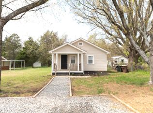 3207 Spring St, Greensboro, NC 27405