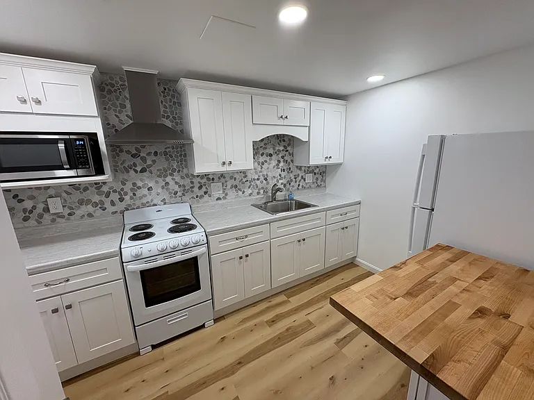 219 Seaside Ave — Photo 5