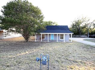 400 Decatur St, Bowie, TX 76230