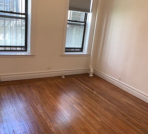 3rd image of 325 W 77th St APT 2D