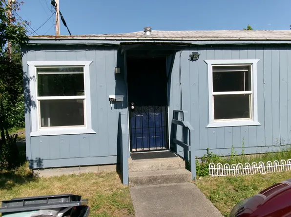 506 SE 11th St, Grants Pass, OR 97526