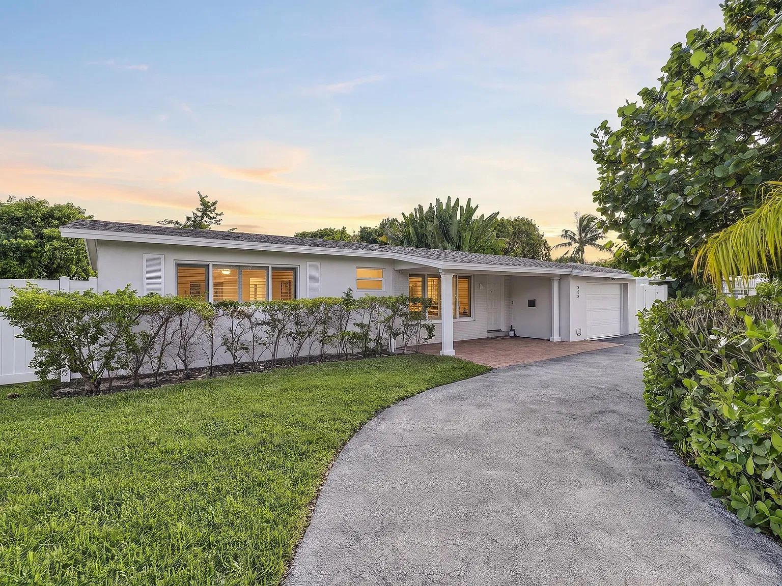 4 bed, 3.0 bath, 1600 sqft, $4,500 — Photo 1