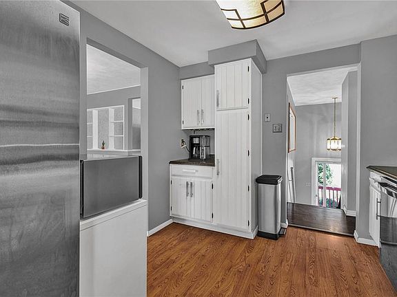 4th image of 175 Sherwood Dr