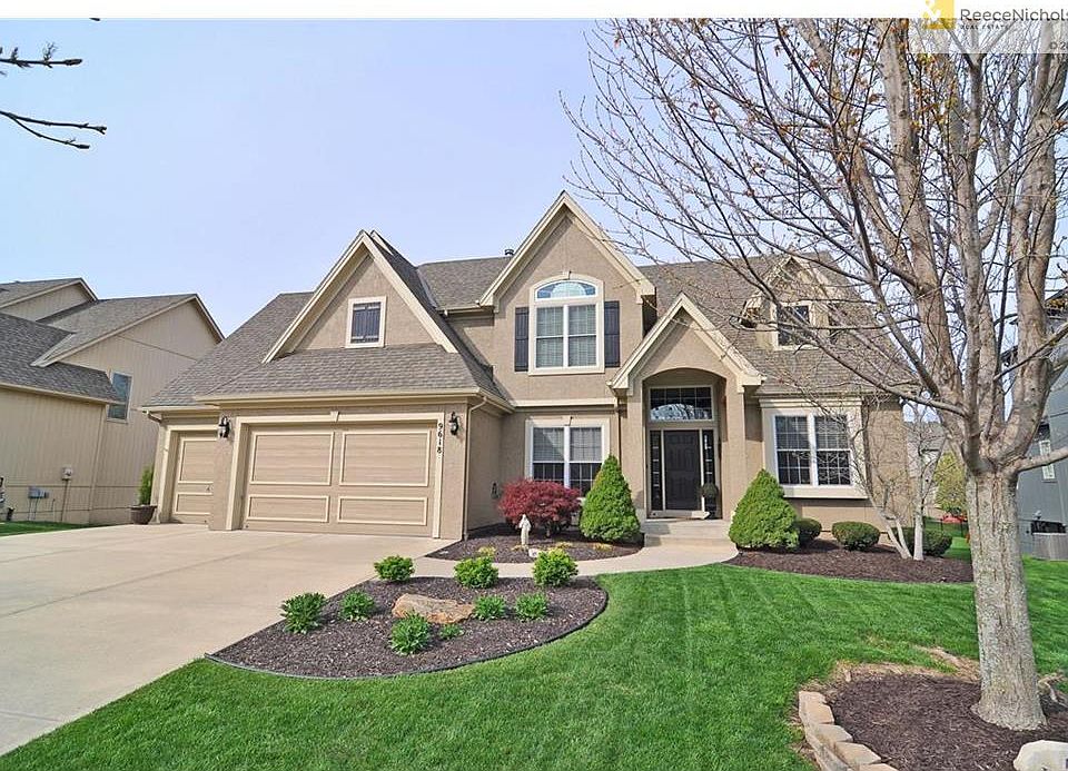 You'll be saying "Hello Gorgeous!" as you drive up to this super maintained beauty!