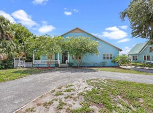 22 N Lake St, Crescent City, FL 32112