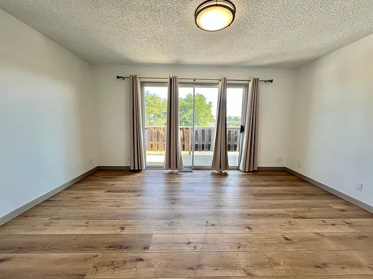 122-126 I St SW #122 — Photo 31