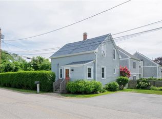 4 Draper Ave, Middletown, RI 02842