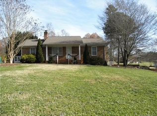 1724 Knightbridge Dr, Newton, NC 28658