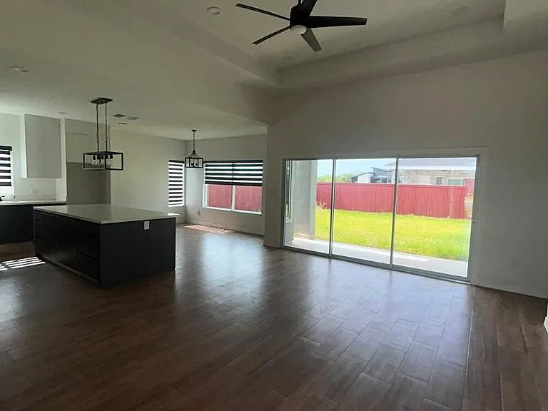 5205 Trinity River Cir — Photo 2