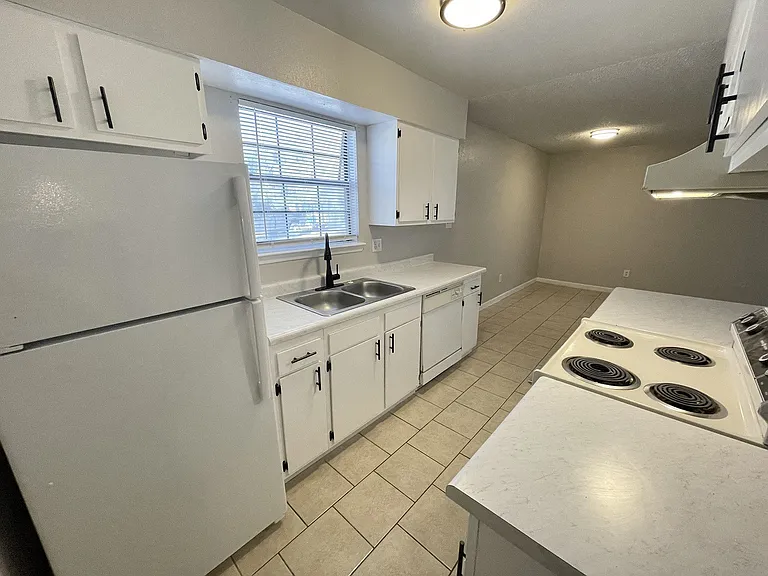 2935 Claude Dove Dr — Photo 19