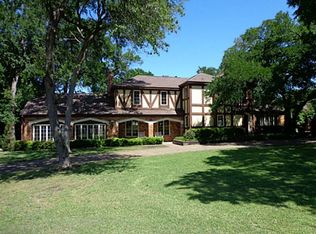 105 Woodhaven Ct, Oak Leaf, TX 75154