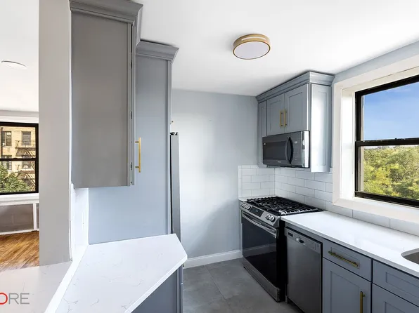 8810 34th Ave APT 6L, Flushing, NY 11372