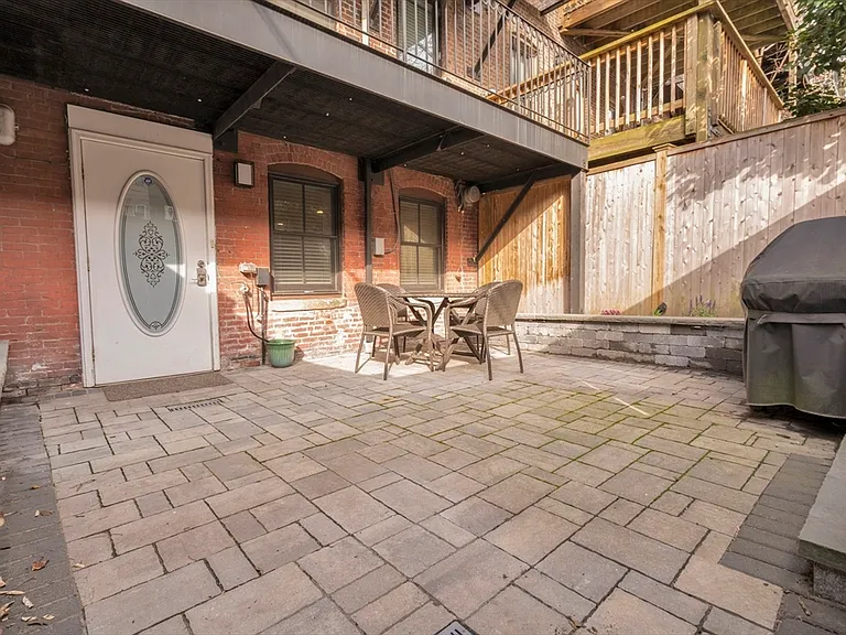 26 Yarmouth St #1 — Photo 24
