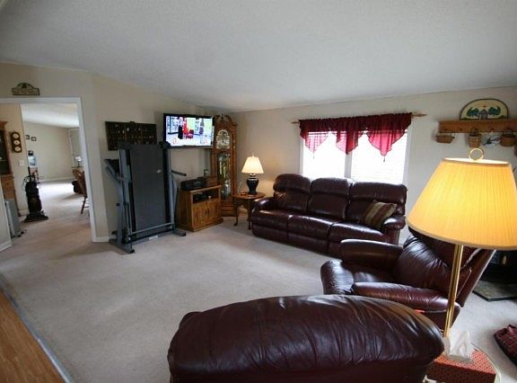 4th image of 3081 Mink St