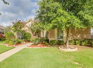 8124 Oak Hollow Dr, Arlington, TX 76001