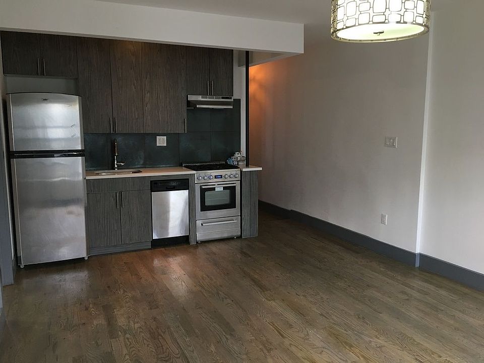 1st image of 161 Vernon Ave #C3