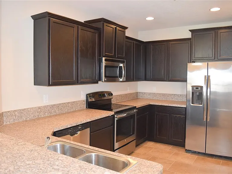 2116 Betsy Ross Ln #2116 — Photo 3