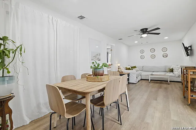 3 bed, 2.0 bath, 1542 sqft, $1,800 — Photo 1