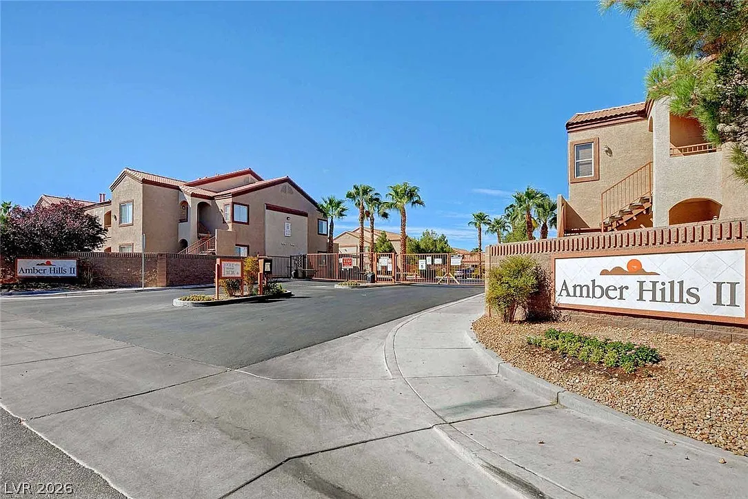 2 bed, 2.0 bath, 884 sqft, $1,545 — Photo 1