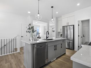 3704 Cross Ld SW, Edmonton, AB T6W4M8