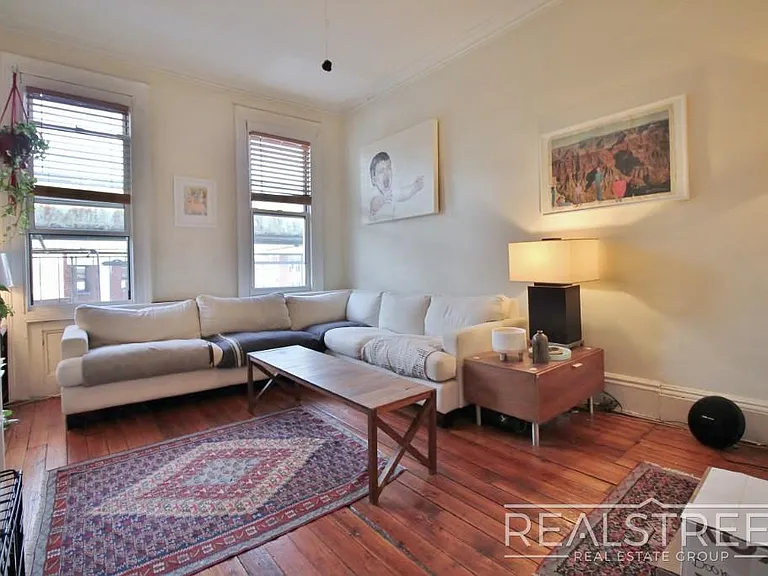 1154 Myrtle Ave #3R — Photo 2