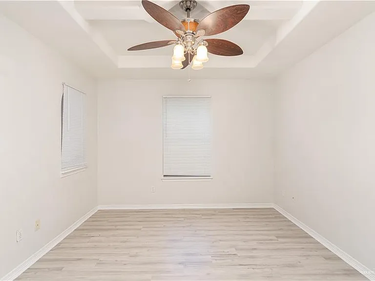 1426 Julian Cir — Photo 13