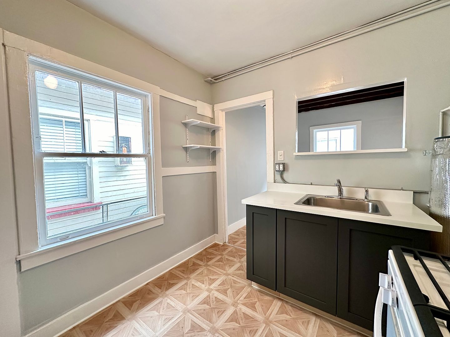 1033-1041 Minna St - Image 2