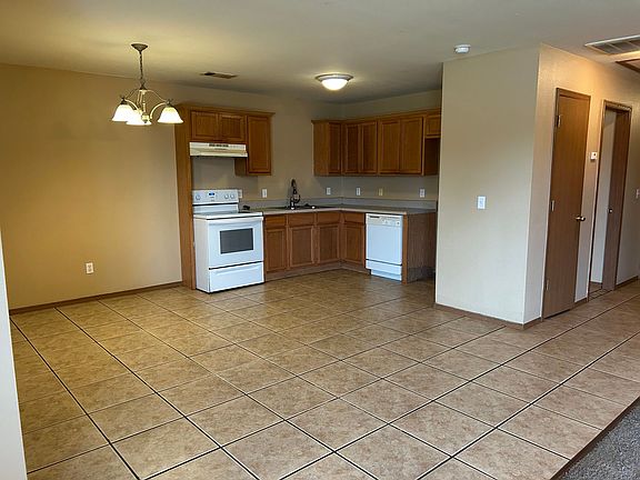 2nd image of 309-311 E Laura St