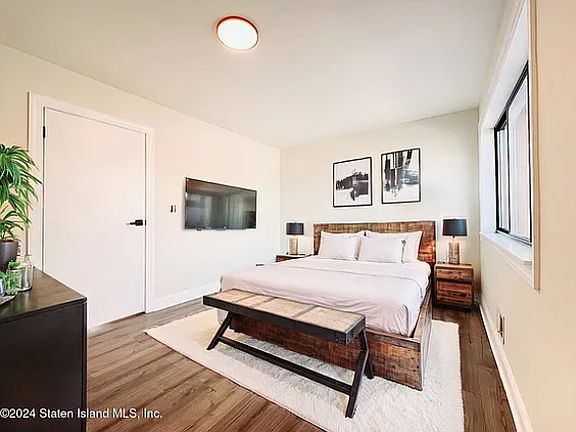 5th image of 182 Arlington Pl #1