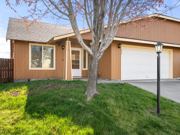 857 SE Maui Ln, Madras, OR 97741