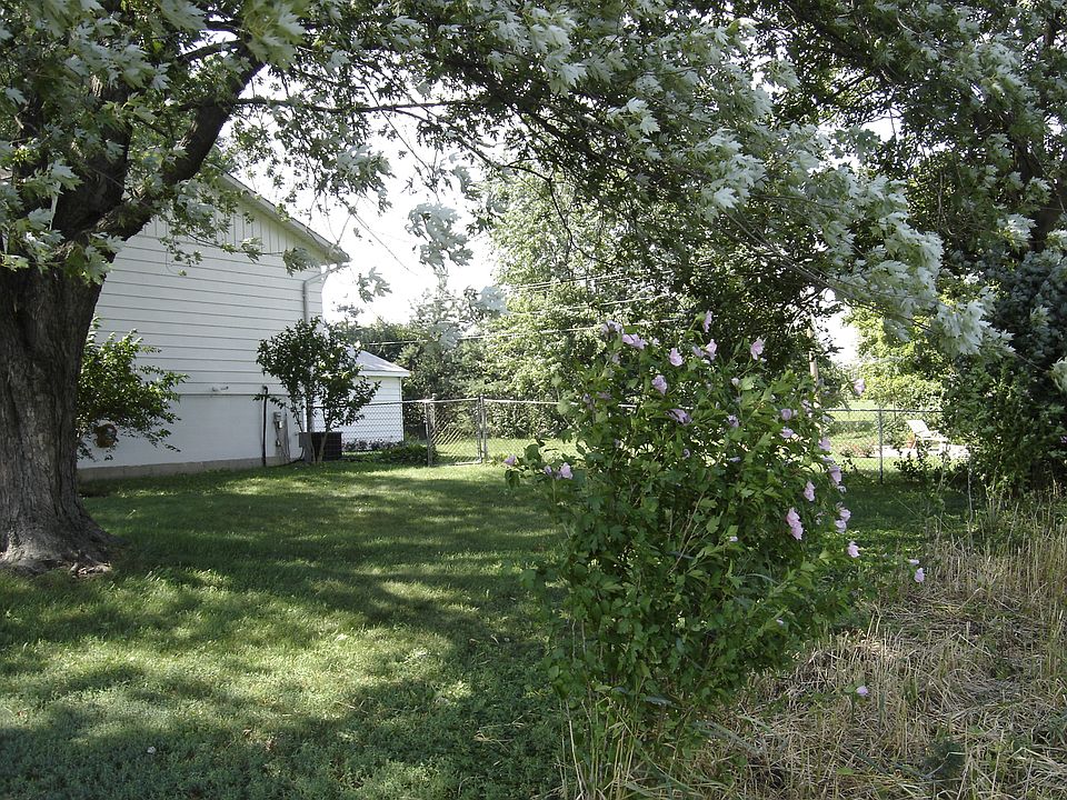Adjacent parcel in 2006