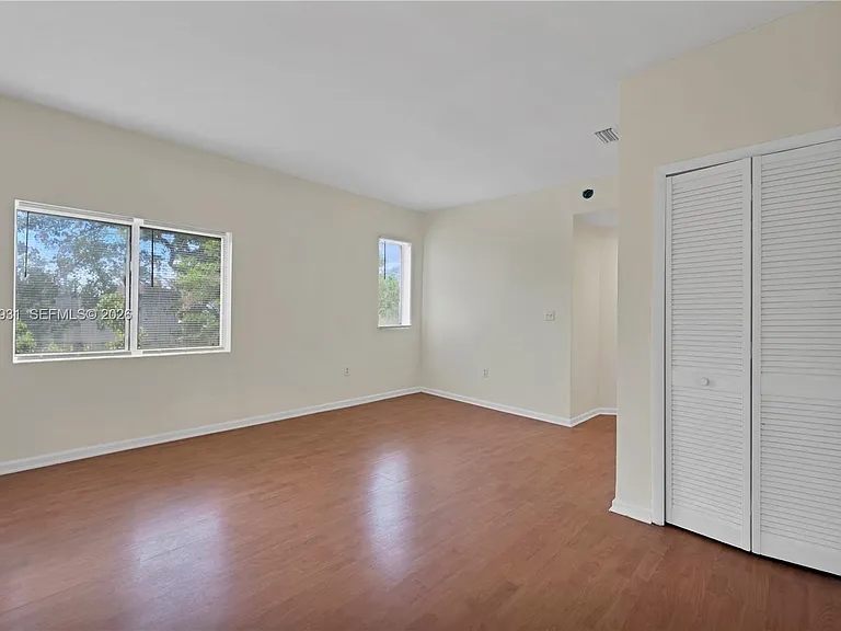 109 NW 6th Ave #8 — Photo 3