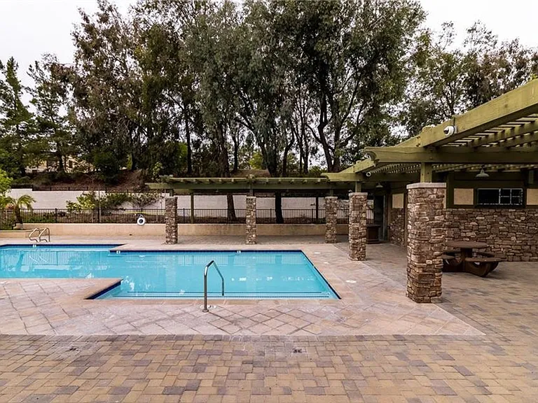 21832 Caminito Dr — Photo 25