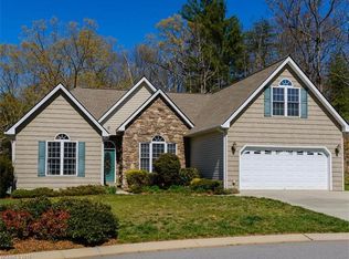 20 Driftstone Cir, Arden, NC 28704