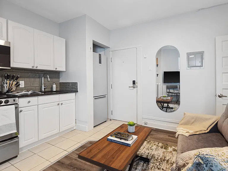 360 Friel St — Photo 18