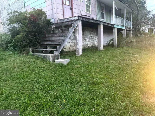 17 Main St, Kaska, PA 17959