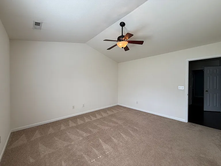 5994 Fox Point Cir — Photo 12