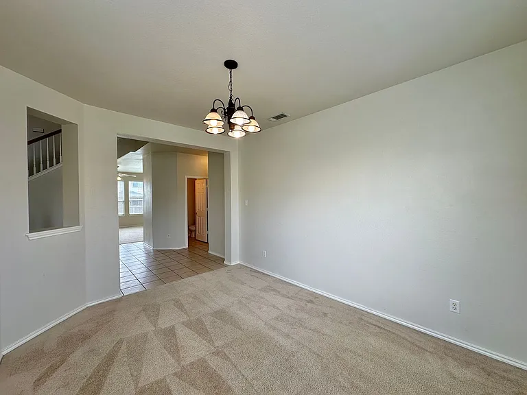 1806 Lobrecht Ct — Photo 6
