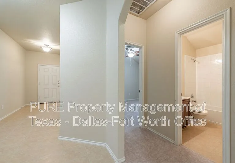 1012 Lake Hollow Dr — Photo 27