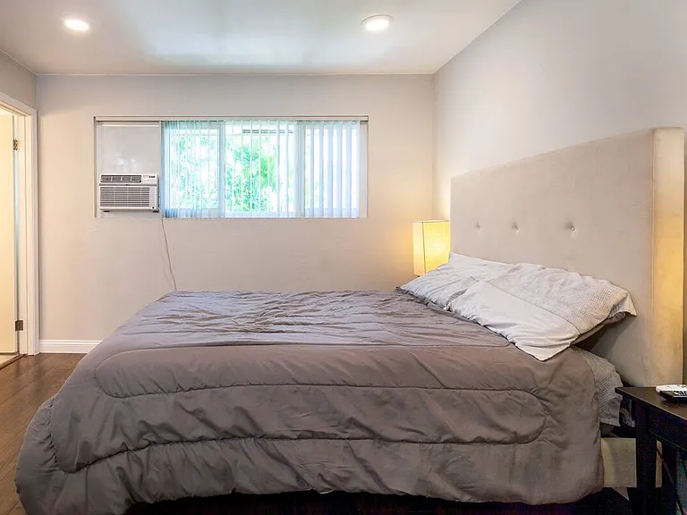 4800 Williamsburg Ln #233 — Photo 10