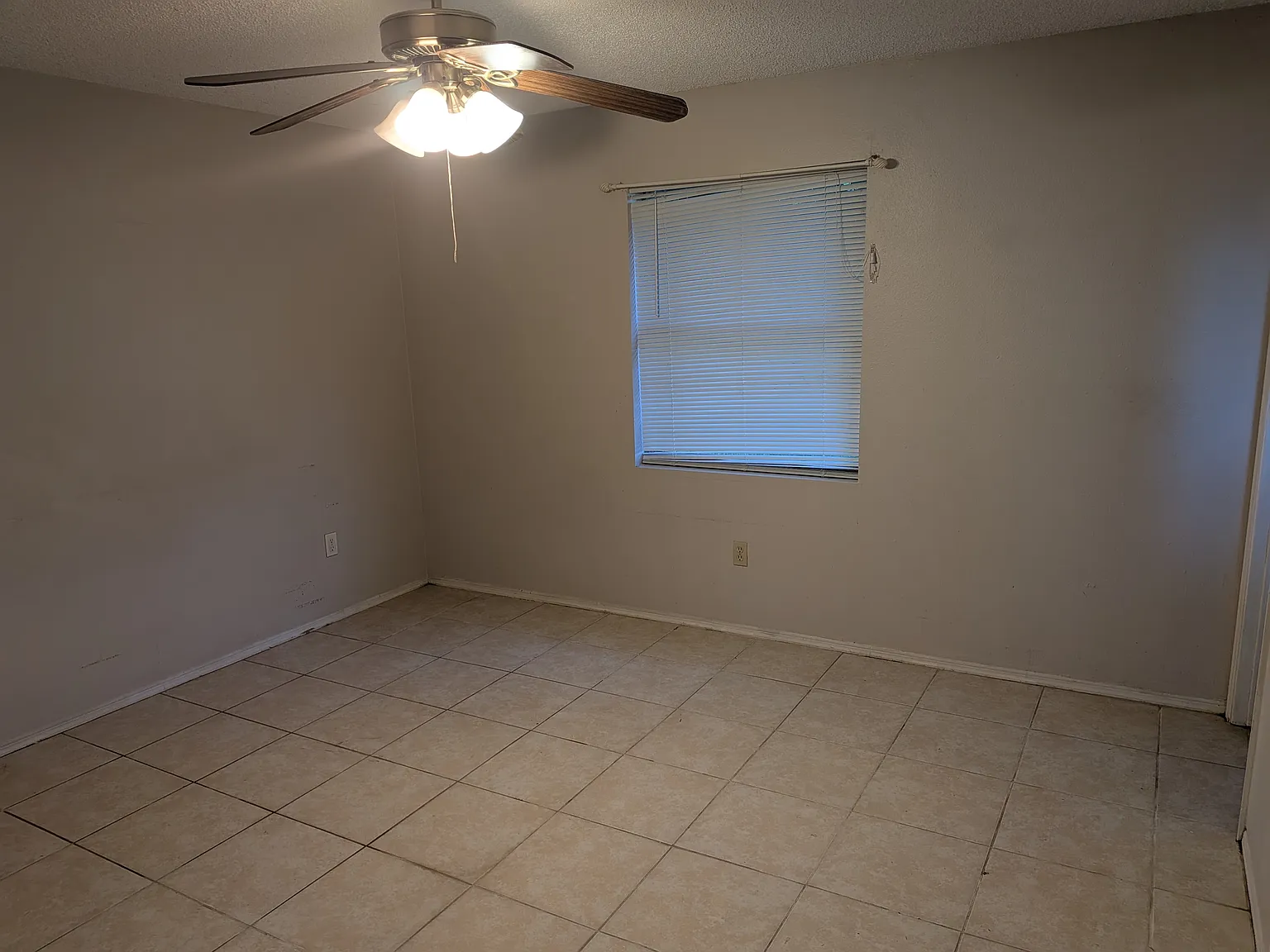 3 bed, 1116 sqft, $1,695 — Photo 4