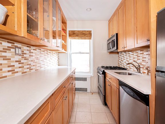 4th image of 77-15 113th St #3N