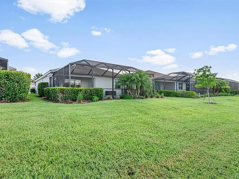 15153 Spanish Point Dr — Photo 29