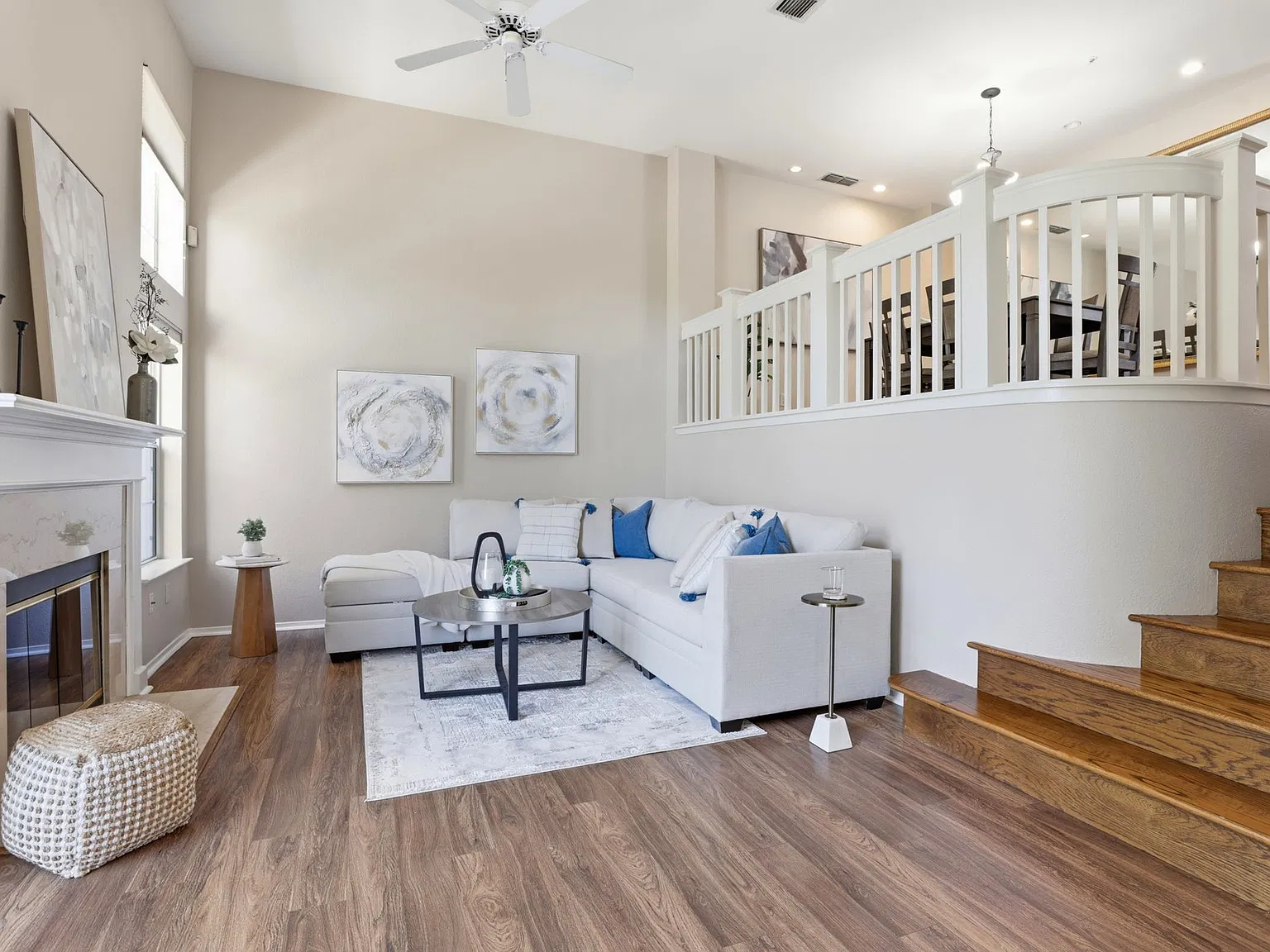 3 bed, 2.5 bath, 1599 sqft, $4,000 — Photo 3